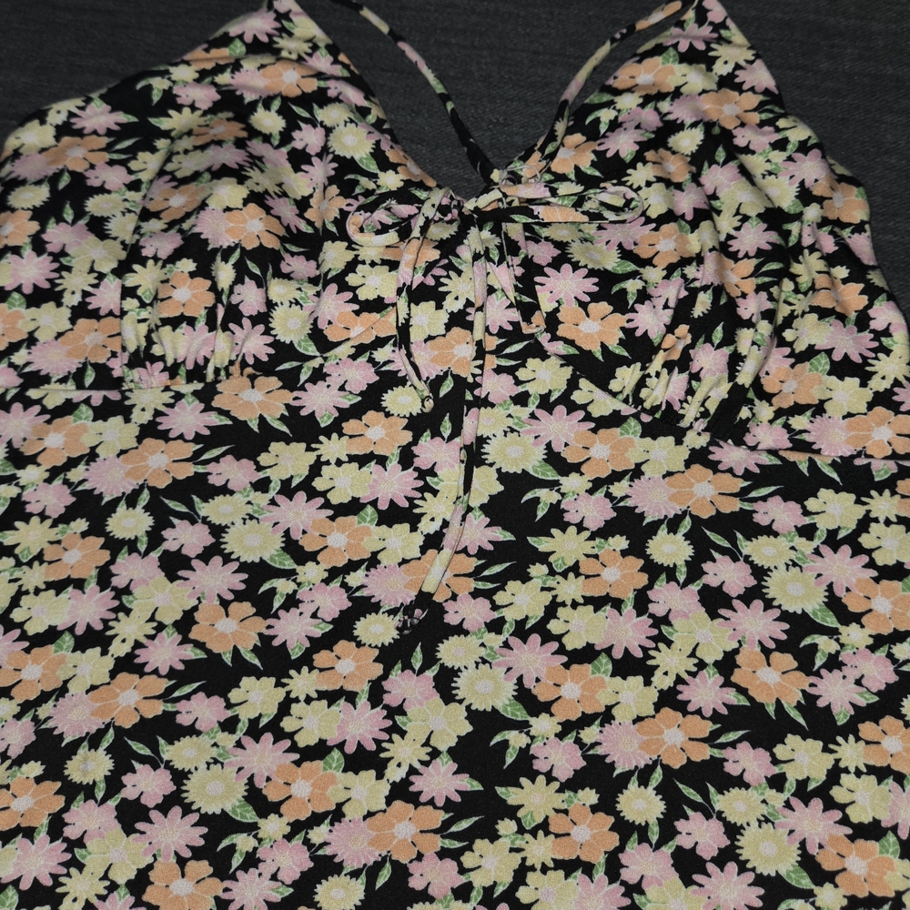 No Boundaries NOBO Black Pink Yelow  Pink Floral Haltar Top SZ Jr L 11/13 Spring - Picture 3 of 5
